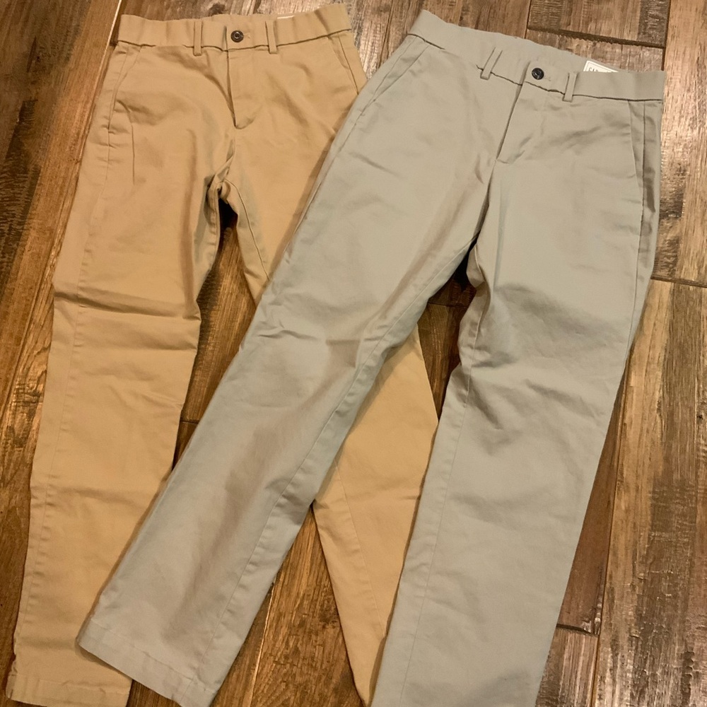 Gap set of two khakis straight leg pants. Size 28 x 30